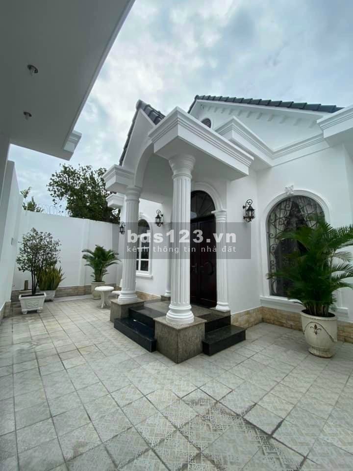 Bán biệt thự mặt tiền Bùi Văn Ngữ Hóc môn sổ hồng riêng