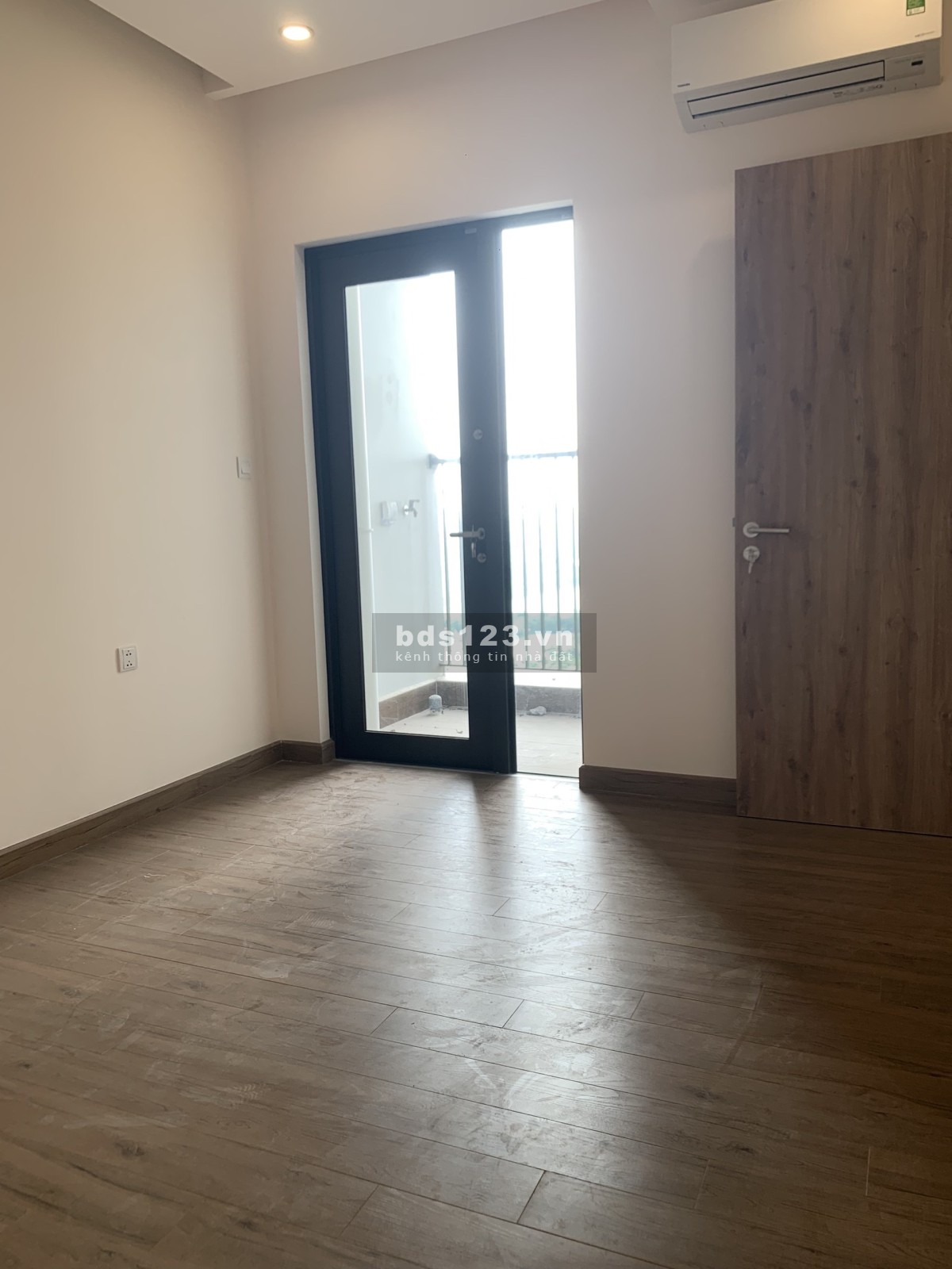 Chủ nhà cắt lỗ căn hộ 2 phòng ngủ 1WC 52m2 Sky Oasis Ecopark hướng Đông Nam view Đảo giá 1tỷ900