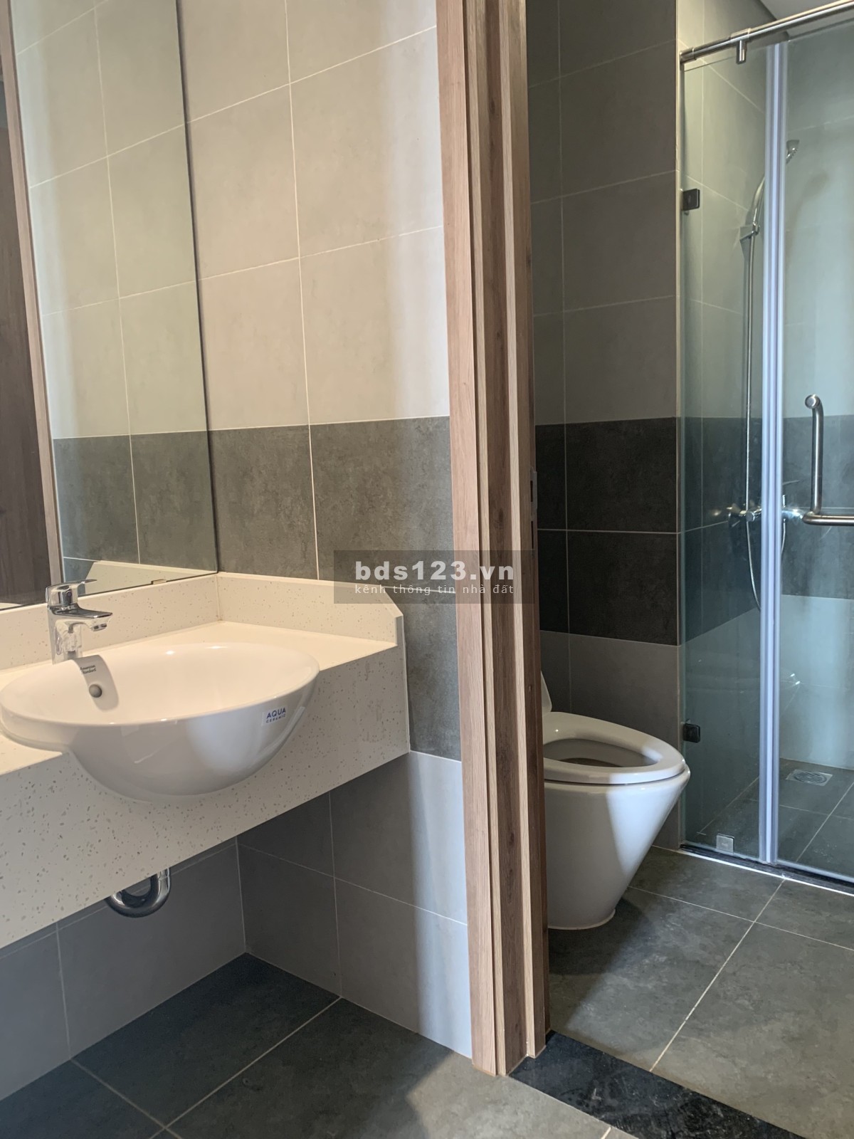 Chủ nhà cắt lỗ căn hộ 2 phòng ngủ 1WC 52m2 Sky Oasis Ecopark hướng Đông Nam view Đảo giá 1tỷ900