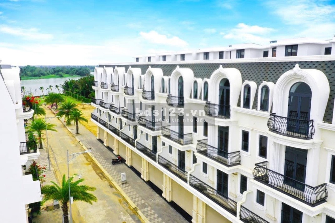 Bán nhà mặt tiền Nguyễn Xiển, sổ hồng sang tay, dưới 5 tỷ
