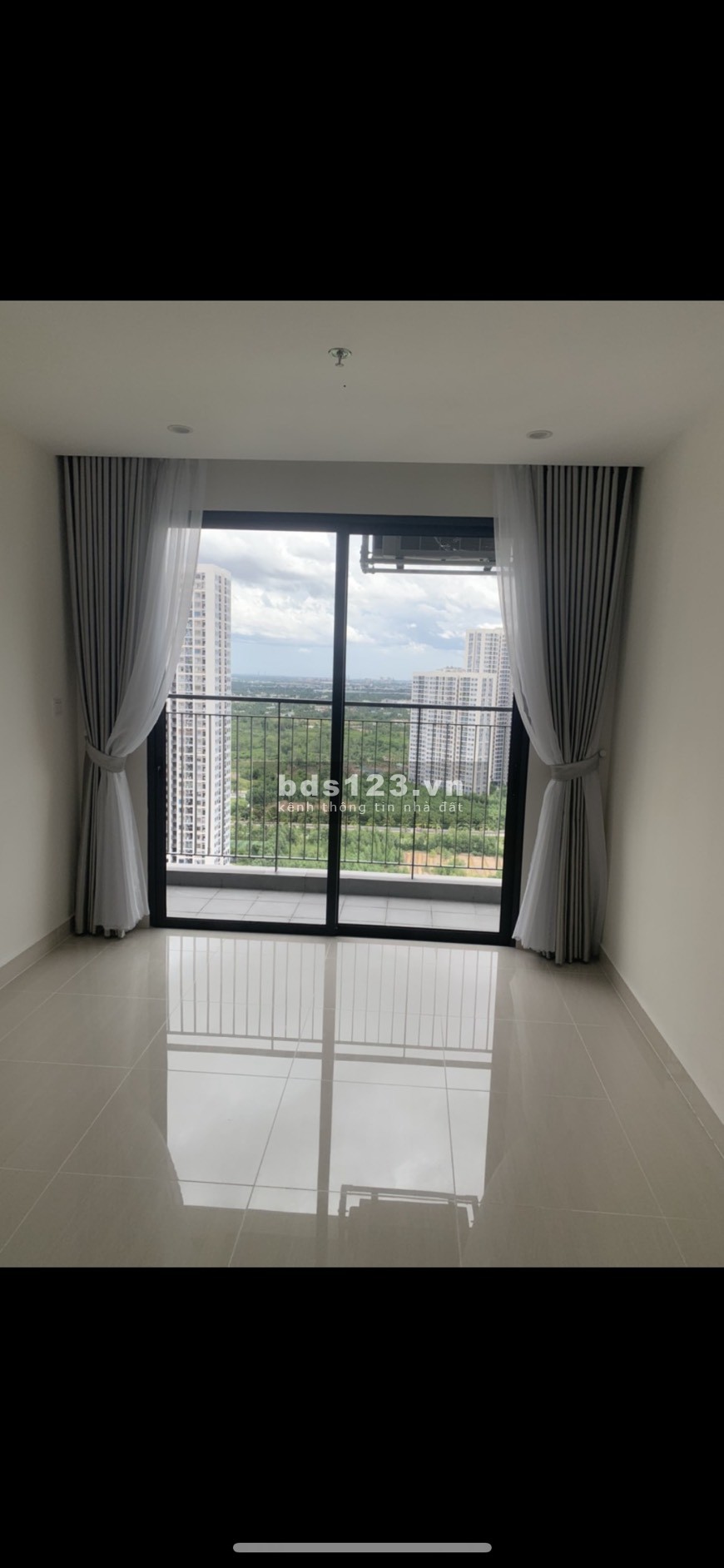 Cho thuê căn hộ 1PN+ Vinhomes Quận 9 bếp rèm chỉ 5,7 triệu / tháng