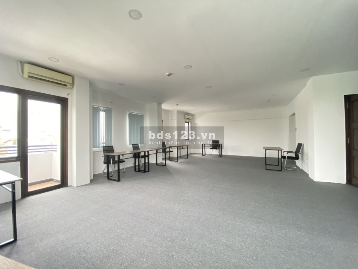 Cho thuê văn phòng tặng nội thất 90m2 chỉ 30tr/tháng khu sân bay đường Phan Đình Giót Quận Tân Bình