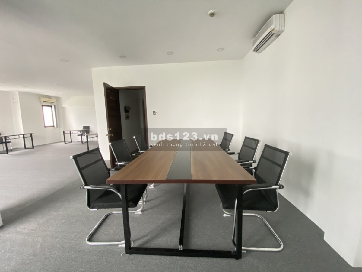 Cho thuê văn phòng tặng nội thất 90m2 chỉ 30tr/tháng khu sân bay đường Phan Đình Giót Quận Tân Bình