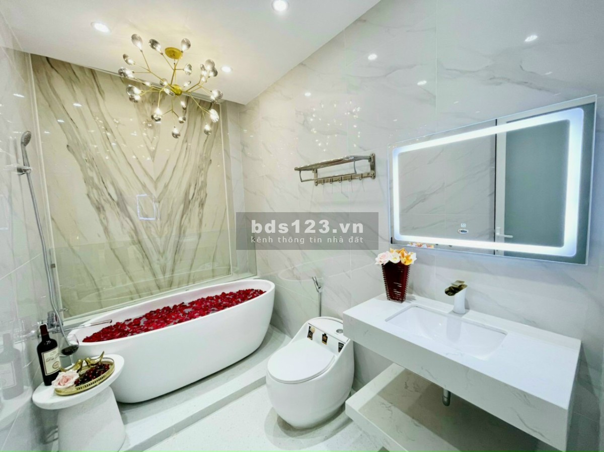 Chính chủ cần bán nhanh CH 107 Trương Định Q3, 1PN, tặng NT, có Balcon Đông Nam. Giá Thật: 4.5 tỷ TL