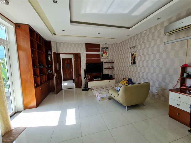 Bán biệt thự KDC Gia Hòa Quận 9, DT: 7x20m, 1 trệt 3 lầu, full nội thất giá 13.5 tỷ TL