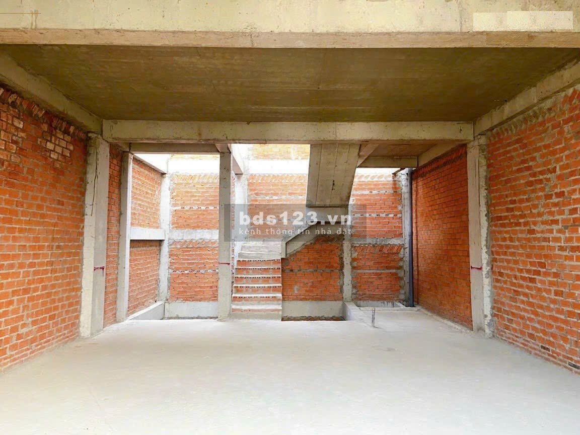 Bán nhà mặt tiền Nguyễn Xiển, sổ hồng sang tay, dưới 5 tỷ