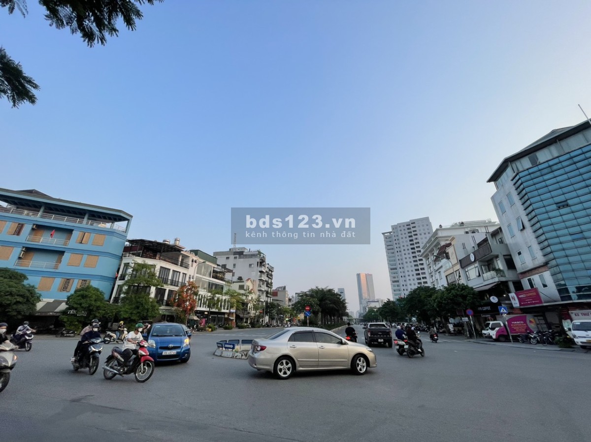 Bán nhà mặt tiền Thụy Khuê, Q.Tây Hồ. Vị trí đẹp Lô góc, thang máy, vỉa hè rộng, KD, 12.8 tỷ