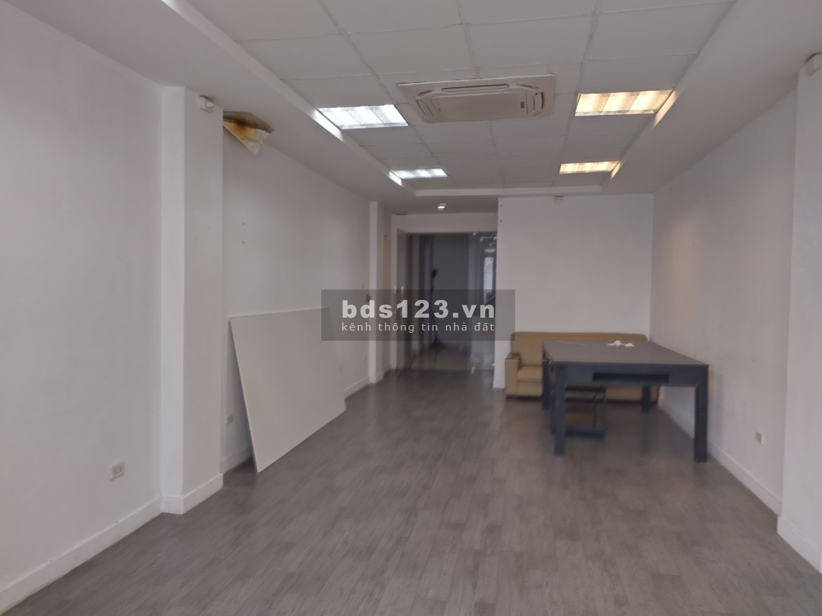 Cho thuê VP ở Hoàng Cầu, 50m2 chỉ 6TR.