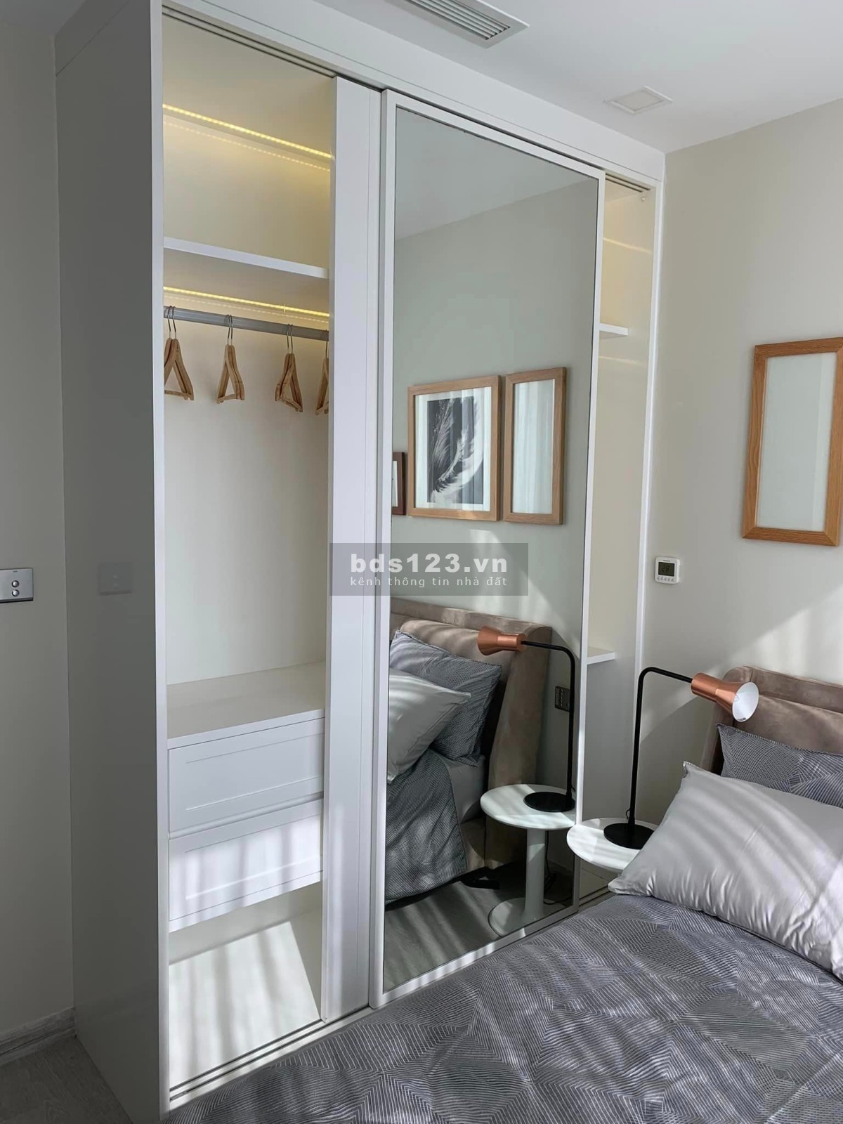 Cho thuê Vinhomes Golden River 2pn thiết kế cao cấp siêu sang trọng