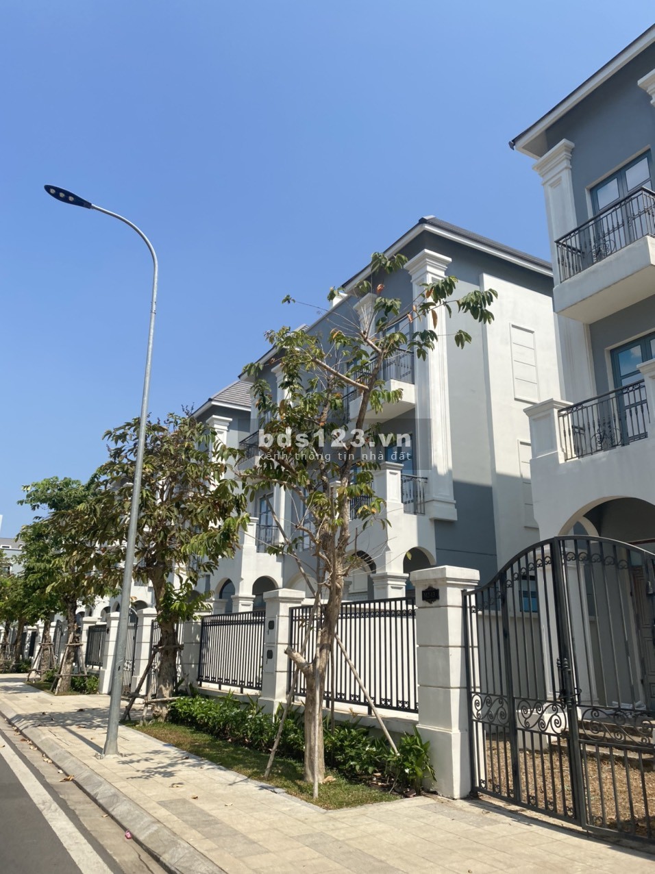 Bán gấp nhà phố Vinhomes Grand Park Quận 9- 144m2 giá 17,5 tỷ BTP