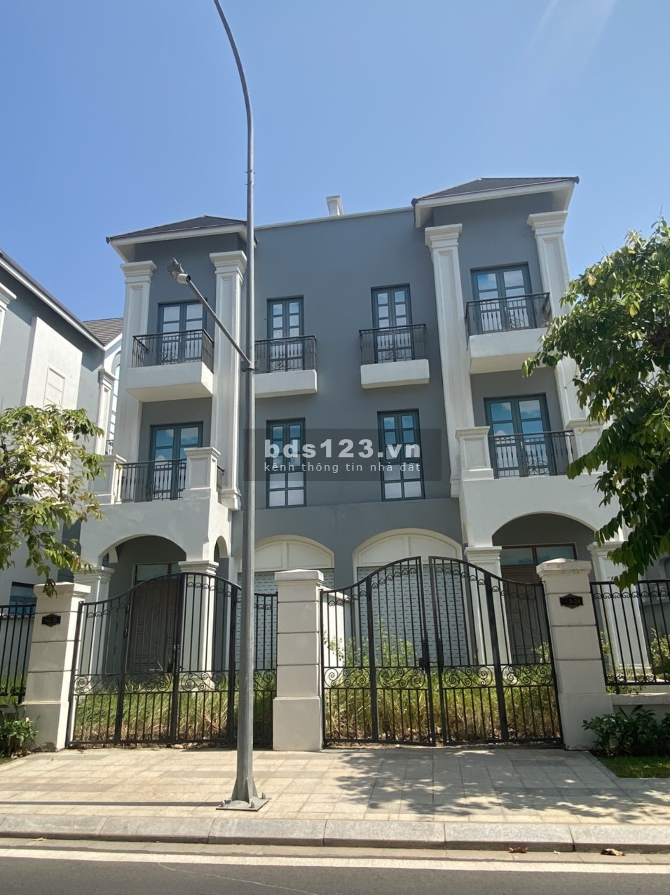 Bán gấp nhà phố Vinhomes Grand Park Quận 9- 144m2 giá 17,5 tỷ BTP