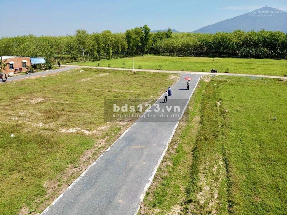 Anh em bán nhanh nền đất full thổ cư 150m ở ngay tại Trung tâm Tp Tây Ninh