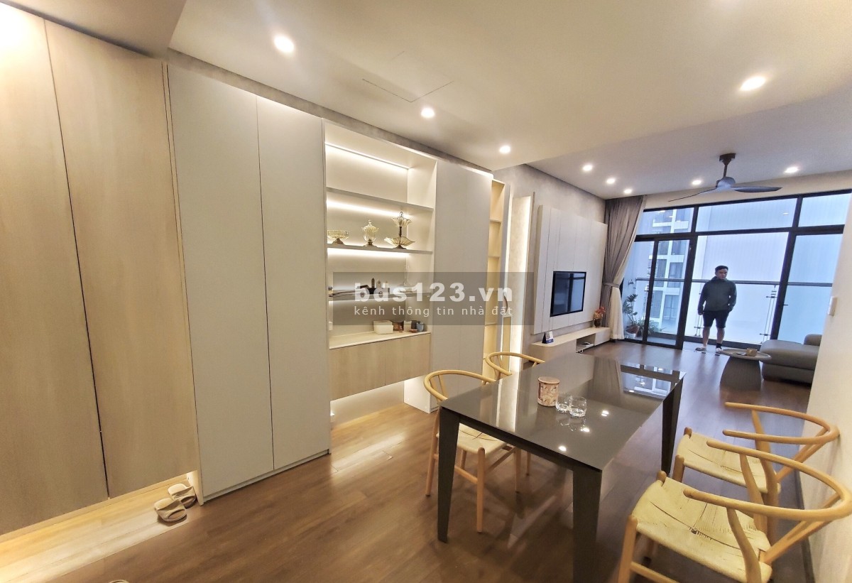 Bán căn hộ 3PN 106m2 Giá 4.5 tỉ tại Amber Riverside 622 Minh Khai. LH: 0975.997.166