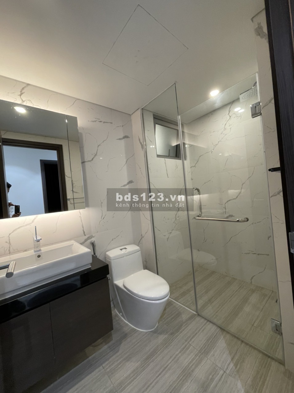Sang HĐ Thuê 2PN Empire City full NT cực rẻ, giá không thành vấn đề