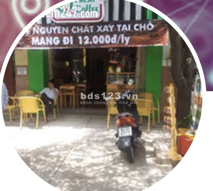 chủ bán gấp tầng trệt lô B2 chung cư phường 3 Quận 4 TP Hồ Chí Minh.
