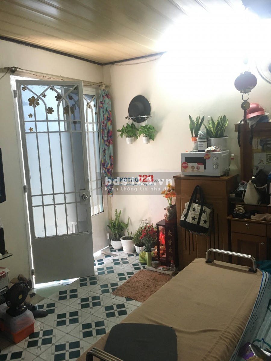 Nhà nguyên căn gần Nguyễn Trãi Q1, nhà 1 trệt 1 gác, 3,5 x 7, an ninh, điện nước giá nhà nước. 6tr