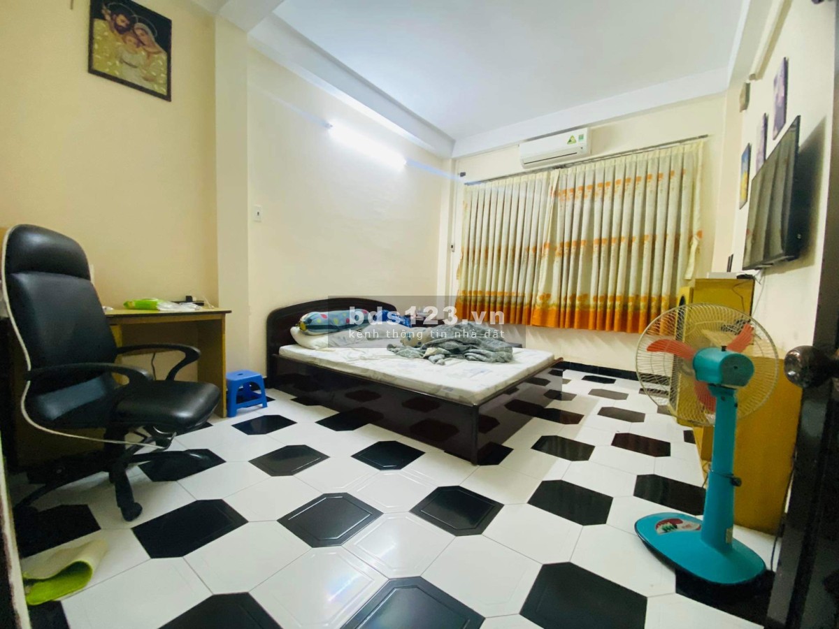 Bán nhà Hồng Lạc Tân Bình 38m2 sát mặt tiền chỉ nhỉnh 3 tỷ