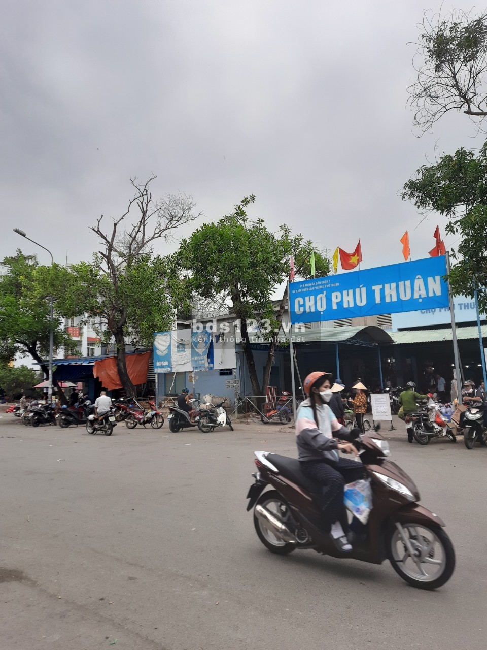 Bán đất đường 8m, Căn góc, 9m x 24m = 210m2, Huỳnh Tần Phát, P.Phú Thuận, Q7, chỉ 12,8 tỷ!