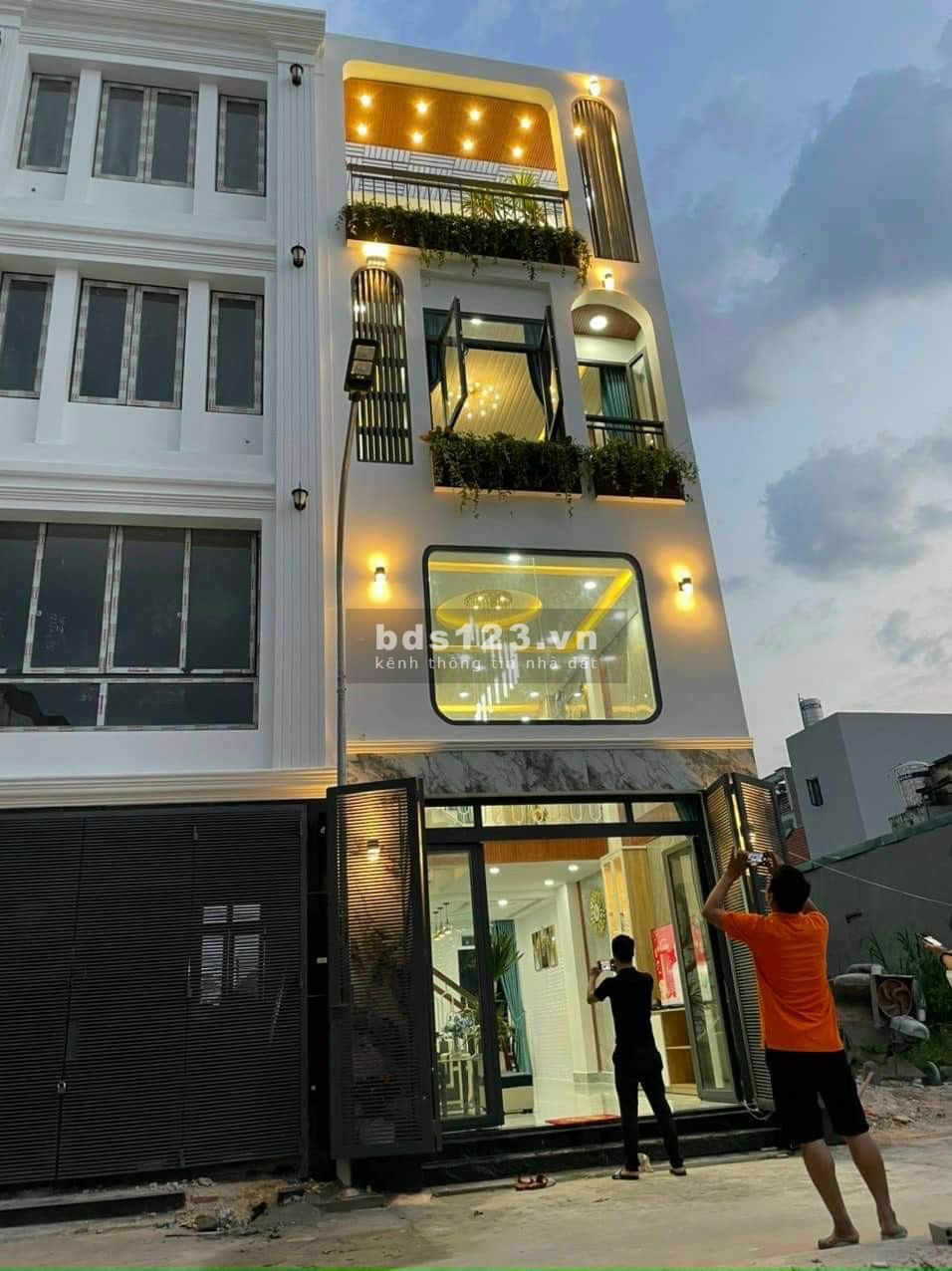 Nhà xây mới 100% full toàn bộ nội thất cao cấp mà giá cực kỳ rẻ Phường 14 Gò Vấp