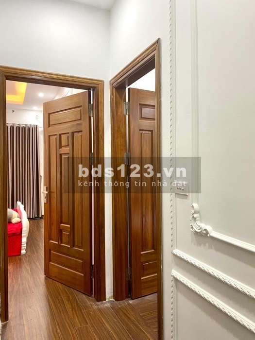 Không có căn thứ 2 Nhà canh VinCom Nguyễn Chí Thanh. 50m.4t. dưới 5.5 tỷ