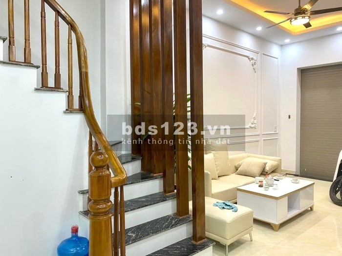 Không có căn thứ 2 Nhà canh VinCom Nguyễn Chí Thanh. 50m.4t. dưới 5.5 tỷ
