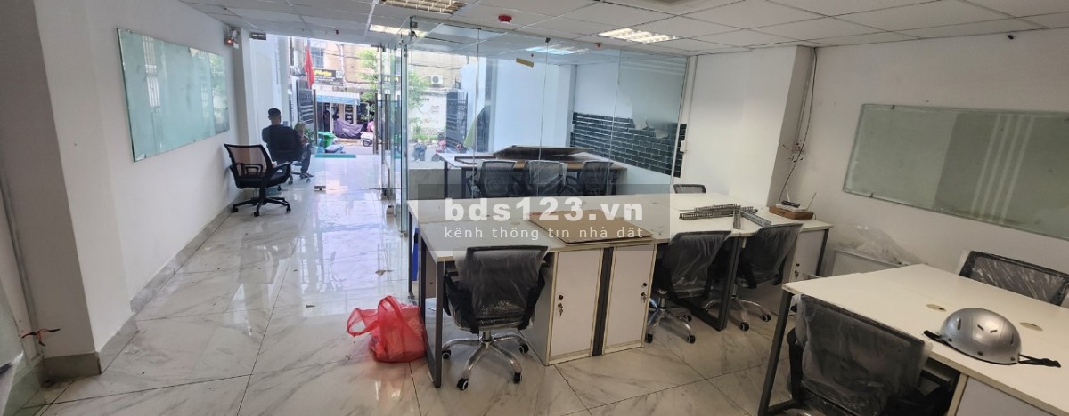 Cho thuê văn phòng đẹp Q. Tân Phú 90m2 chỉ 22tr/th, Q. Bình Thạnh 25m2 chỉ 8tr/th