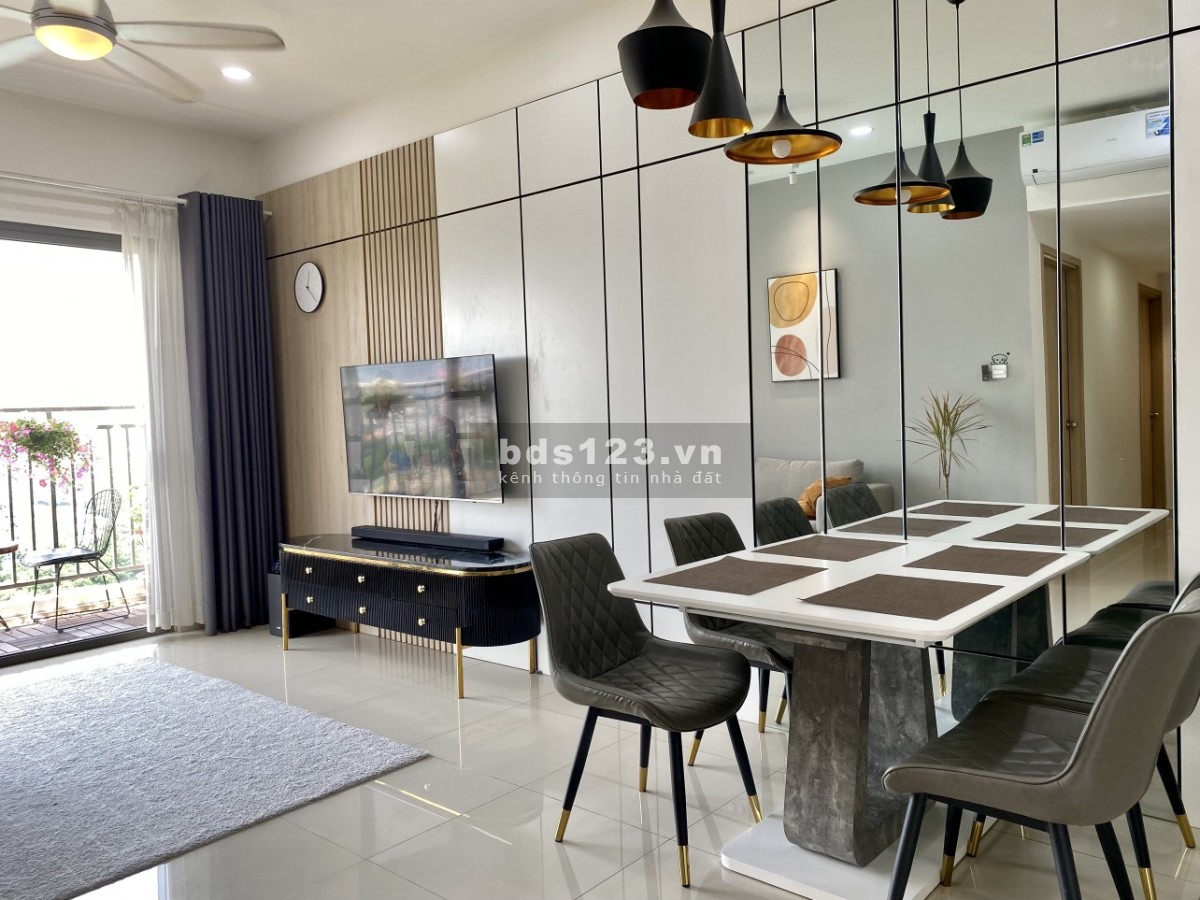 Bán gấp căn hộ 3 pn, dtsd 90m2, view landmark chỉ với 4.8 ty, lh 0909986202 Thuận