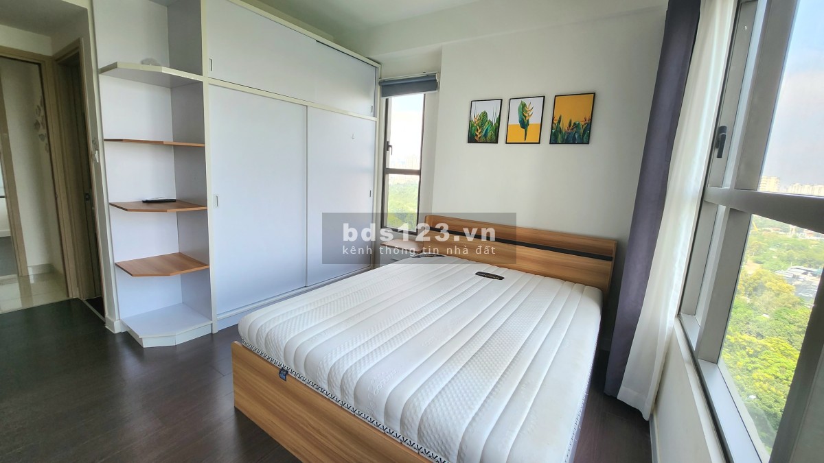 Bán gấp căn hộ 3 pn, dtsd 90m2, view landmark chỉ với 4.8 ty, lh 0909986202 Thuận