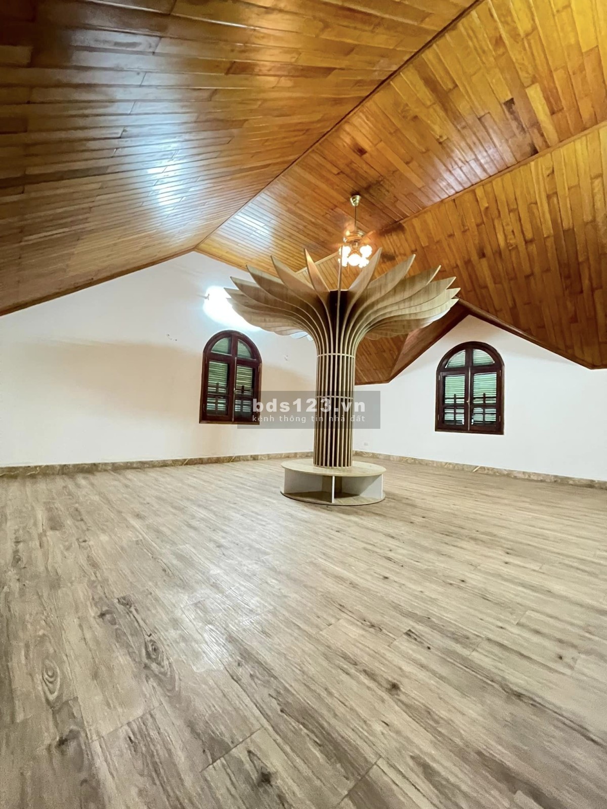 Bán biệt thự quận Ba Đình. DT 339m, 4T, MT 12m, 66 tỷ. Xây khách sạn, toà Building, giữ tiền cực tốt