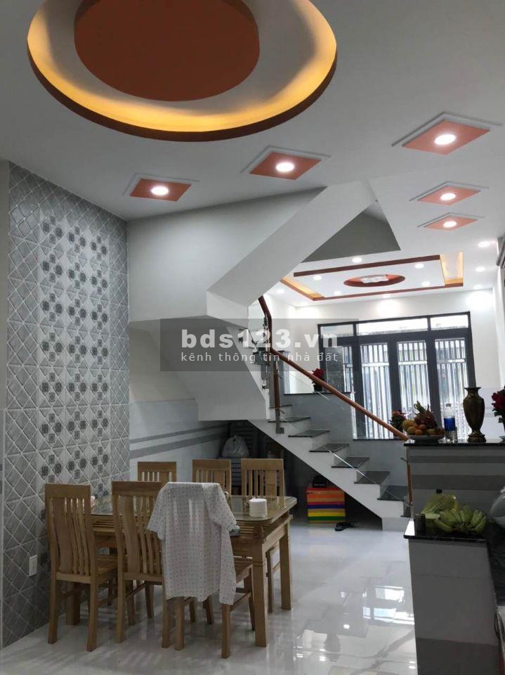 Bán nhà ngõ 260 Cầu Giấy nhà 4 tầng ,ngõ thông với Đường chùa Hà giá nhỉ 5 tỉ.