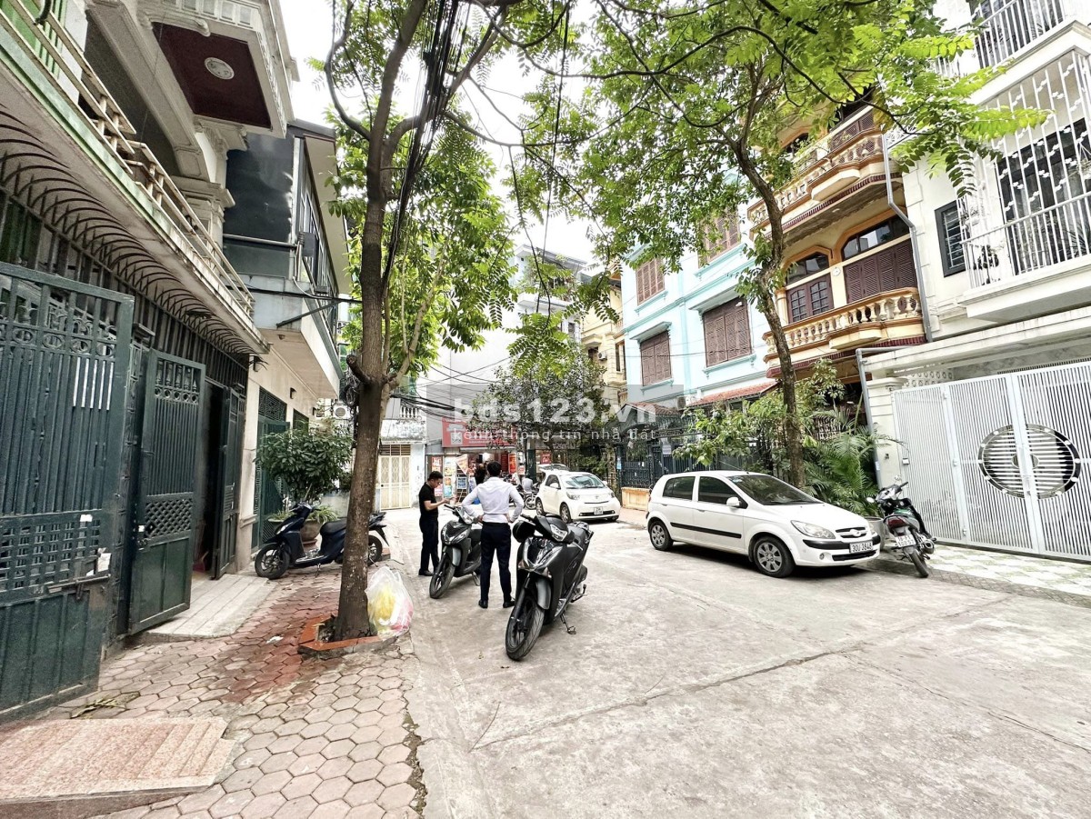 Bán nhà Đống Đa - Phân lô ô tô tránh, vỉa hè 3m kinh doanh siêu đỉnh.