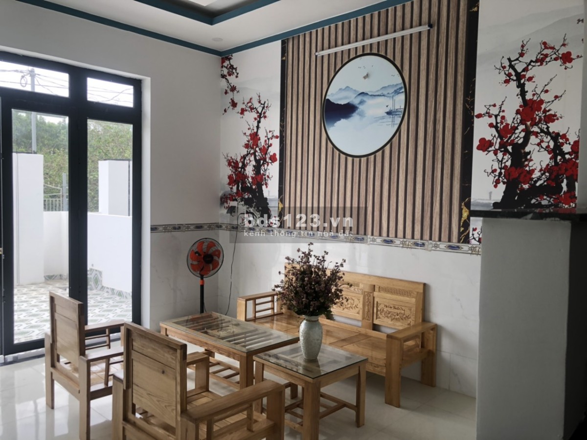 Bán nhà lầu trong trung tâm chỉ với 600 tr