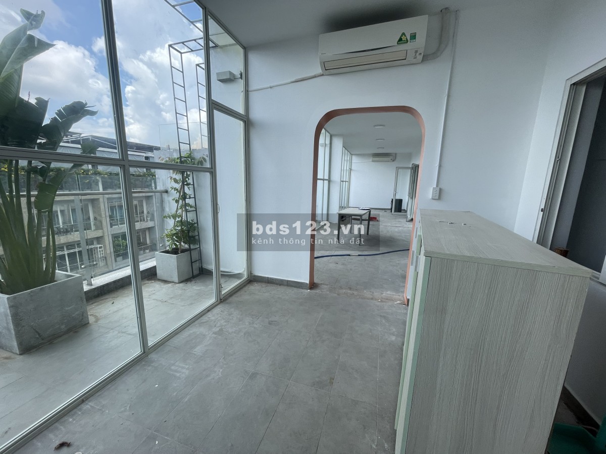 Cho thuê 2 căn đôi Saritown Sala 170 m2 tầng cao như penhouse giá cực bất ngờ T5/2023