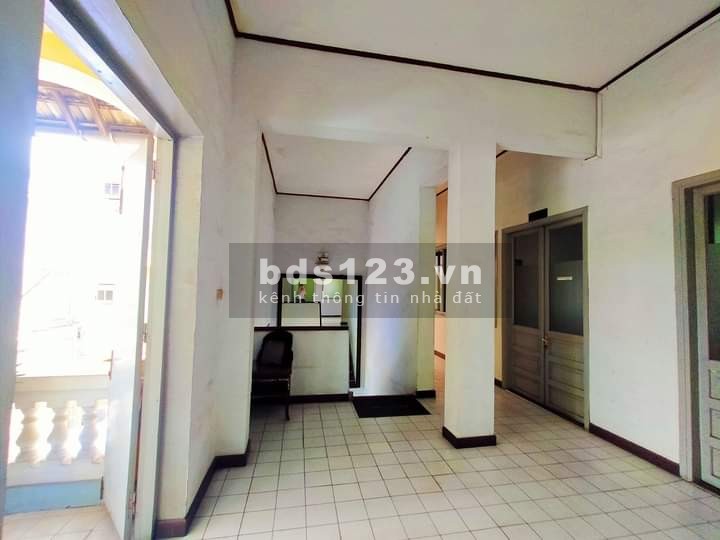 Mặt tiền Nam Kỳ Khởi Nghĩa q.3, 500m2, làm văn phòng, trường học,... giá thuê chỉ 300 triệu/tháng