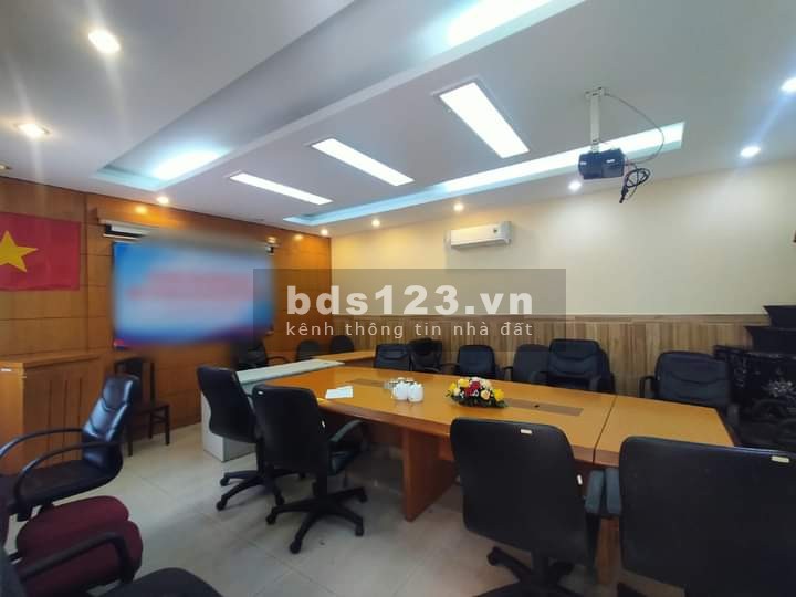 Mặt tiền Nam Kỳ Khởi Nghĩa q.3, 500m2, làm văn phòng, trường học,... giá thuê chỉ 300 triệu/tháng