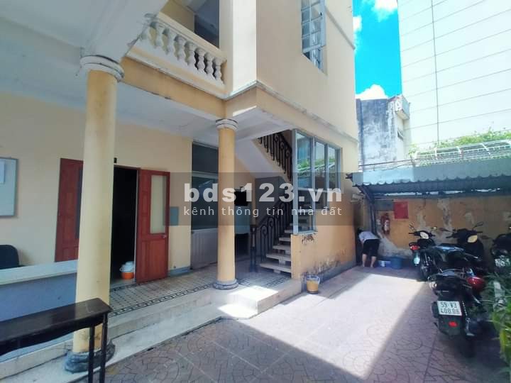 Mặt tiền Nam Kỳ Khởi Nghĩa q.3, 500m2, làm văn phòng, trường học,... giá thuê chỉ 300 triệu/tháng