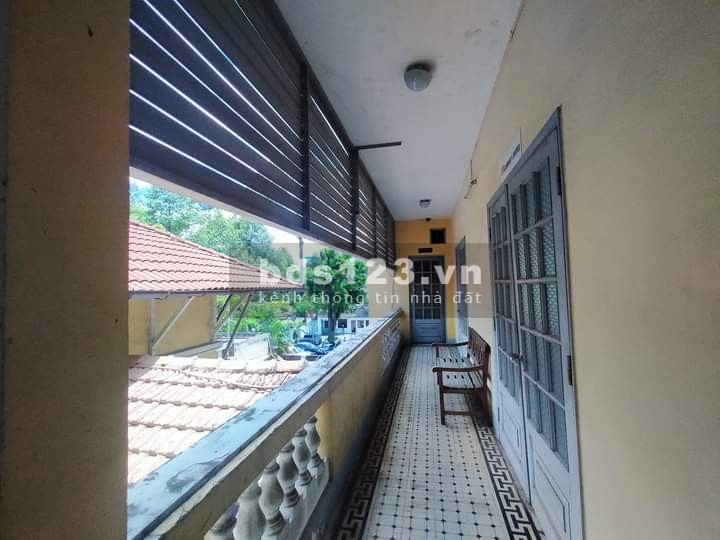 Mặt tiền Nam Kỳ Khởi Nghĩa q.3, 500m2, làm văn phòng, trường học,... giá thuê chỉ 300 triệu/tháng