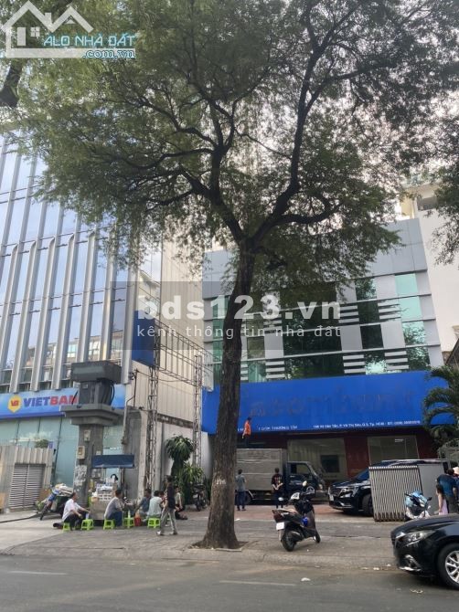 Cho thuê nhà mặt tiền đường Võ Văn Tần, P6, Quận 3, 14 x 35M, T2L mới