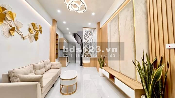 Chính chủ cần bán gấp nhà Trường Chinh, Giải Phóng 35mx5T đủ nội thất 3.95 tỷ