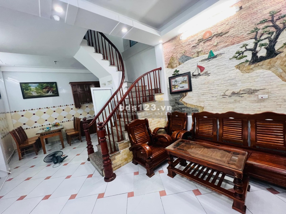 Bán nhà đẹp dân xây - 30M ra phố - Dân trí cao - Tiện ích bạt ngàn
