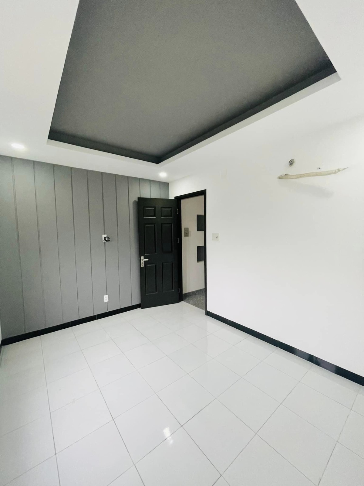 Bán nhà mới Bình Tân, 5 x 5, 4 tầng, hẻm 5m, 1.X tỷ