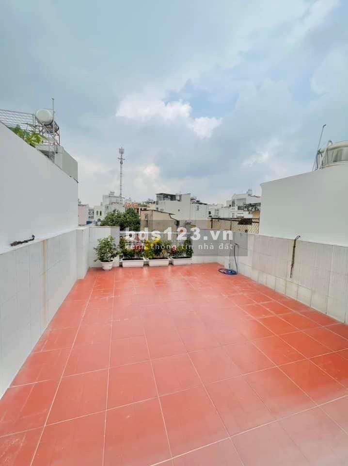 Nhà đẹp cần bán trung tâm Hoàng Hoa Thám, nhỉnh 5 tỷ