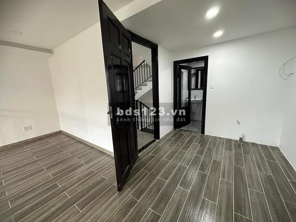 Bán nhà đẹp, diện tích lớn - Hẻm rộng - Ở hoặc kinh doanh