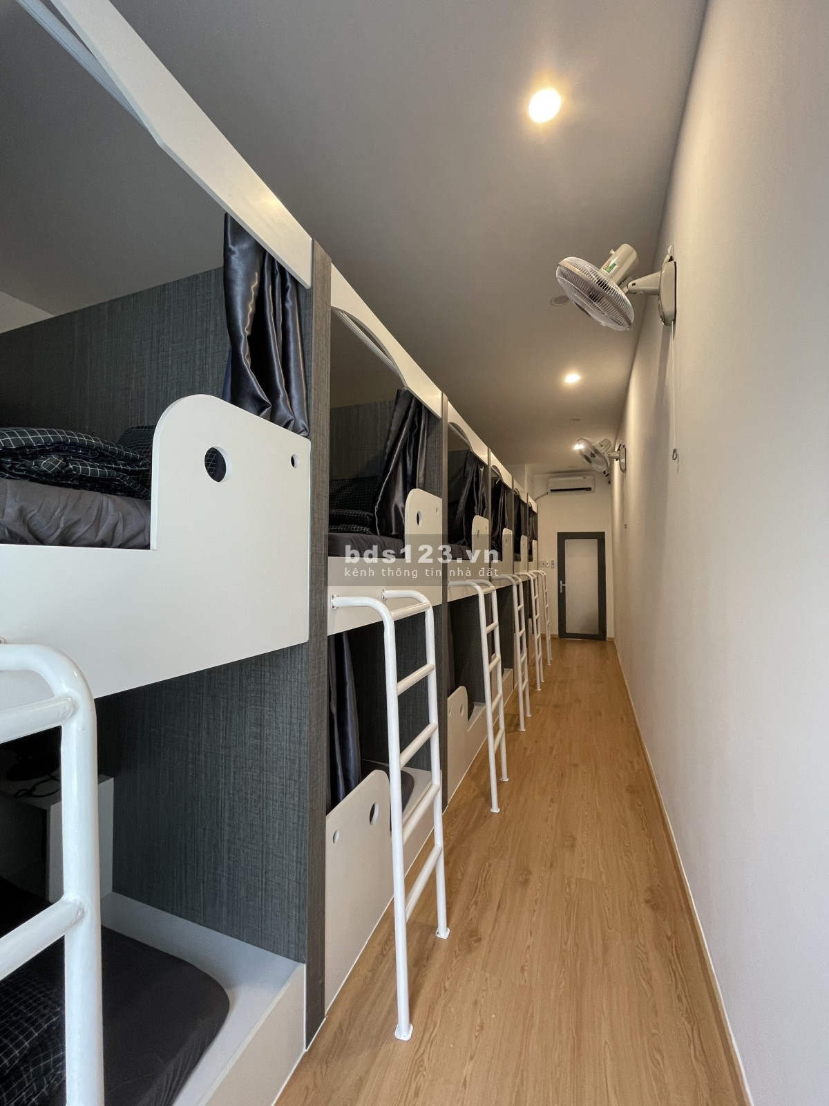 Sleepbox quận 10 rộng cao không đụng đầu ngay Vạn hạnh mall