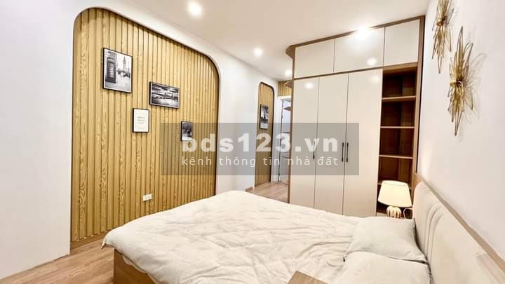 Chính chủ cần bán gấp nhà Trường Chinh, Giải Phóng 35mx5T đủ nội thất 3.95 tỷ