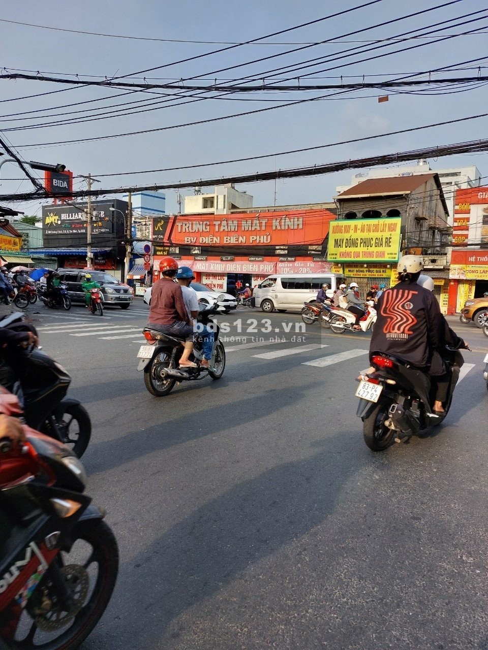 chính chủ bán đất mặt tiền ngang 10m tại Trung tâm Quận Tân Phú