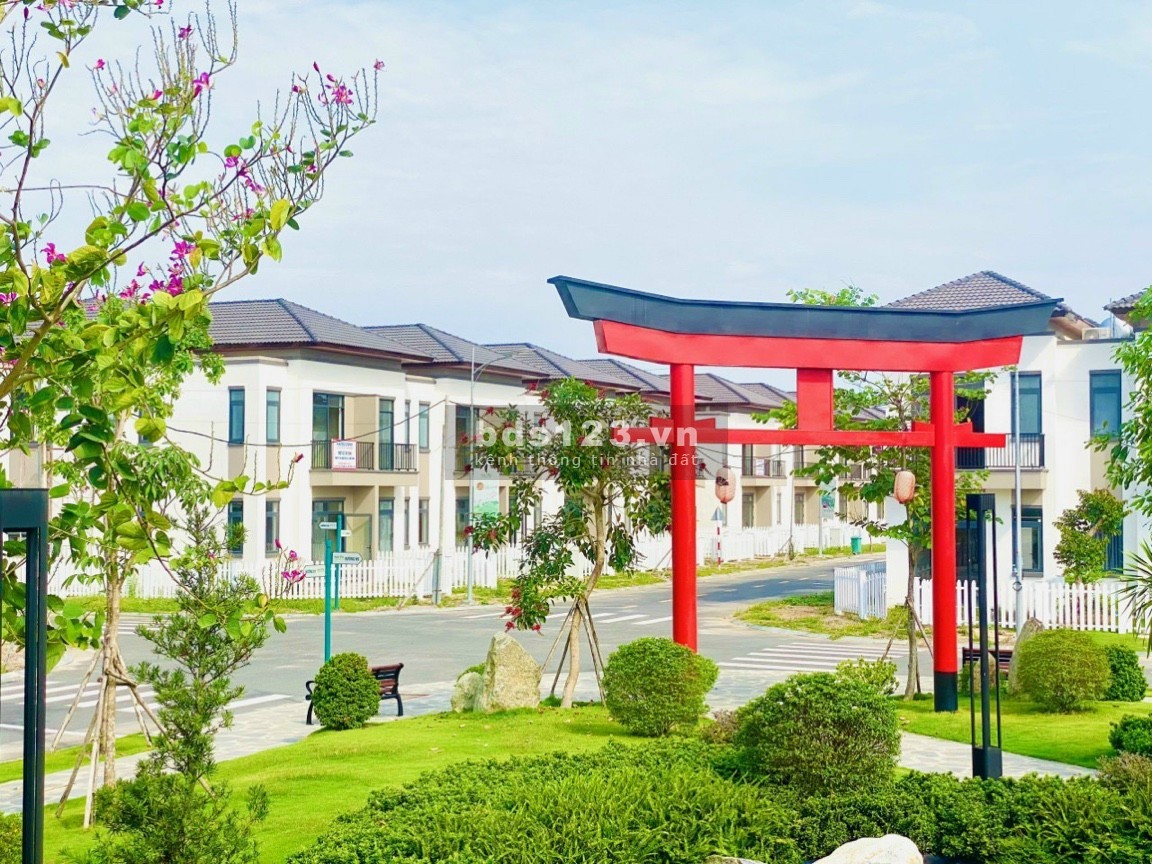 Chỉ 440tr sở hữu ngay nhà phố xây săn sổ sẵn gần QL.13