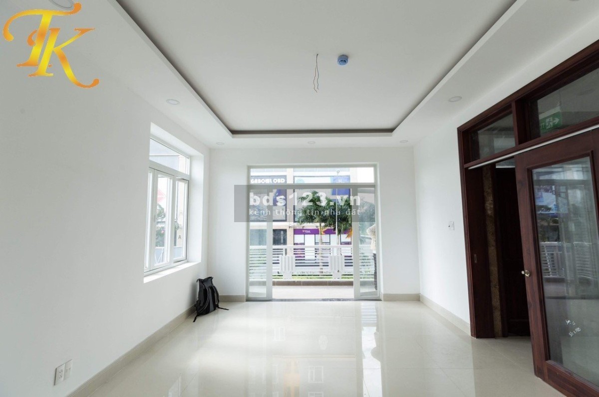 Cho thuê nhà nguyên căn biệt thự sân vườn góc 2 mặt tiền