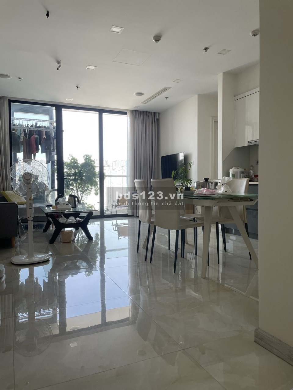 Chính chủ bán Căn hộ 2PN 78m2 Vinhomes Golden River Bason Q1