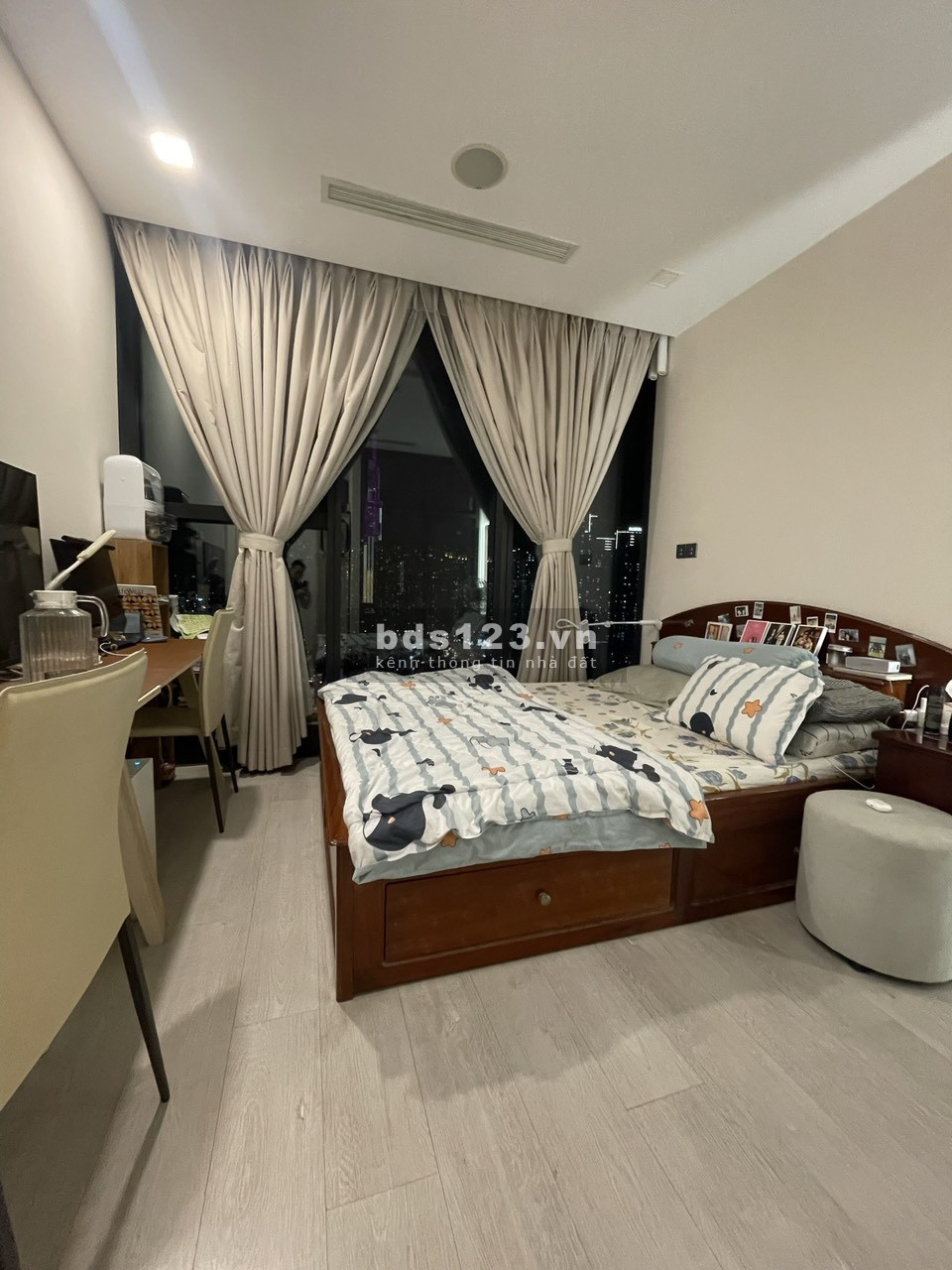 Chính chủ bán Căn hộ 2PN 78m2 Vinhomes Golden River Bason Q1